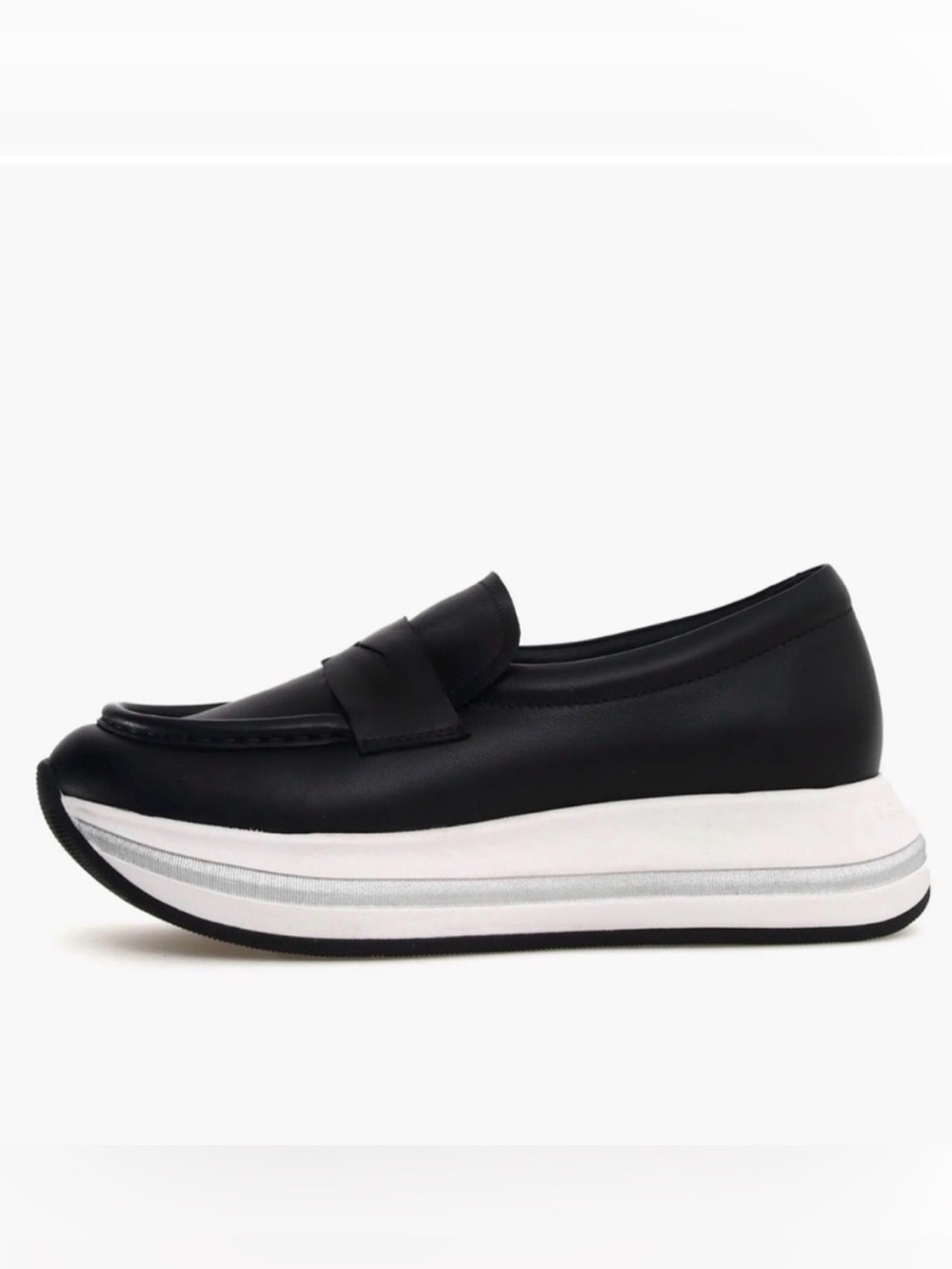 NWT VOILE BLANCHE MERRY Penny Loafer in Black